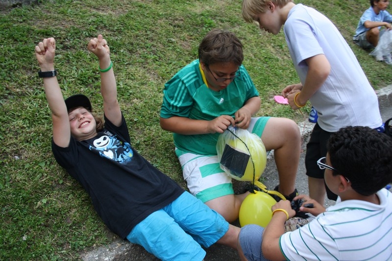 Village Camps International Summer Camp Leysin, Switzerland 2026-08-15 https://www.villagecamps.com/journals_admin/images/685-34-pet zoo (117).jpg